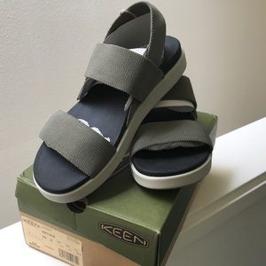Keen Elle Backstrap sz 8 Dusty Olive NEW Sandals